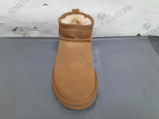 BOXED PAIR OF UGG CLASSIC MINI II SHOES IN CHESTNUT UK SIZE 5