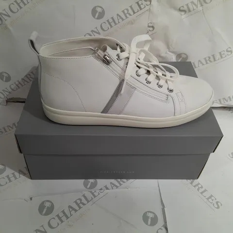 BOXED VIONIC AURA STEVIE CASUAL TRAINERS SIZE 6