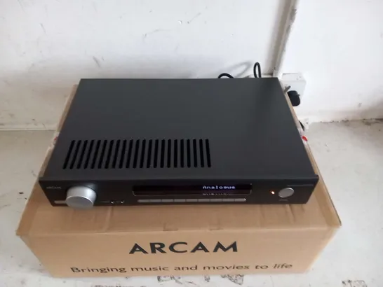 ARCAM SA10 INTEGRATED AMPLIFIER WITH DIGITAL INPUTS & PHONO STAGE