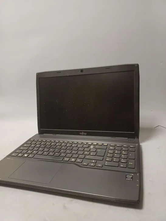 FUJITSU A544 LIFEBOOK LAPTOP