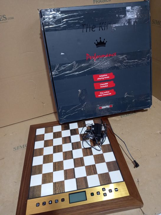 THE KING PERFORMANCE CHESS COMPUTER M830