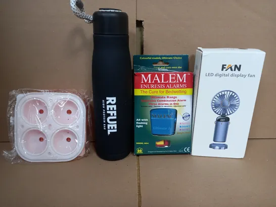 BOX OF APPROXIMATELY 10 ASSORTED ITEMS TO INCLUDE - ICE TRAY , REFUEL BOTTLE , LED DIGITAL DISPLAY FAN ETC