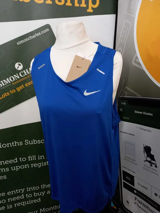 NIKE LOGO RUNNING VEST IN BLUE SIZE L