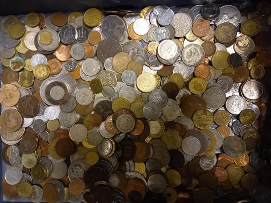 LOT OF APPROXIMATELY 150 ASSORTED COINS