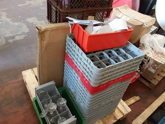 PALLET OF ASSORTED UNPROCESSED CONSUMER/COMMERCIAL GOODS INCLUDING MOSTLY ASSORTED DRINKS GLASSES