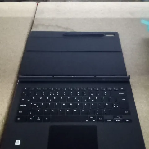 BOXED SAMSUNG BOOK COVER KEYBOARD 