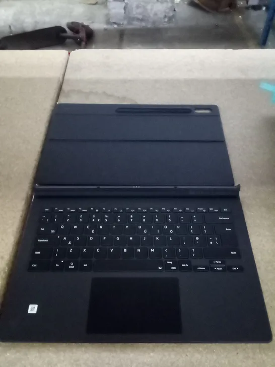 BOXED SAMSUNG BOOK COVER KEYBOARD 