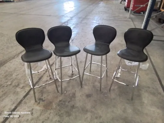 A BOX OF 4 DESIGNER QUALITY LEATHER UPHOLSTERED CHROME LEGS BAR STOOLS 