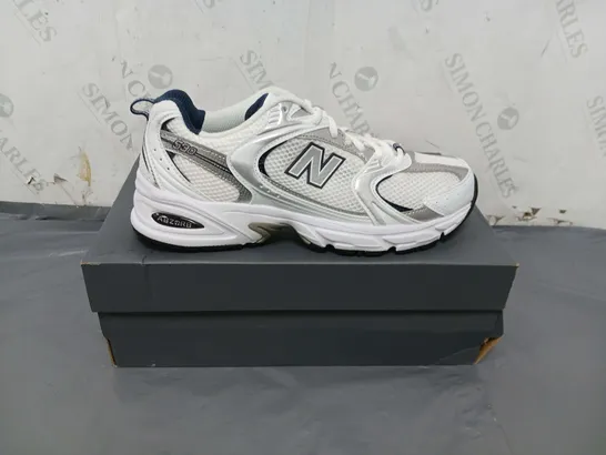 BOXED NEW BALANCE SS20 TRAINERS IN WHITE SIZE 6