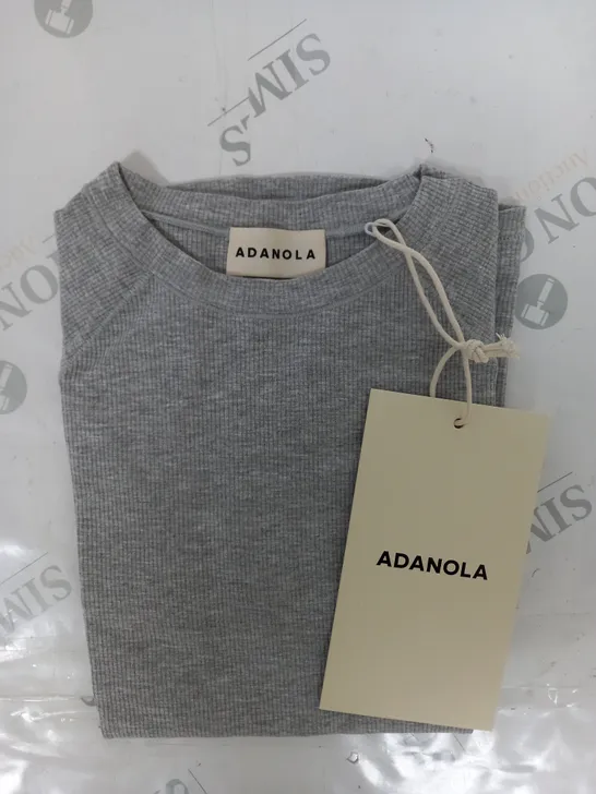 ADANOLA RIB RAGLAN SHORT SLEEVE TOP IN GREY/MELANGE SIZE XS