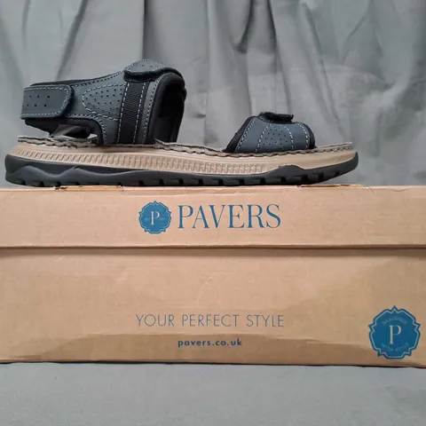 BOXED PAIR OF PAVERS OPEN TOE SANDALS IN BLUE GREY UK SIZE 7