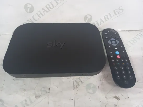 SKY Q MINI EM150