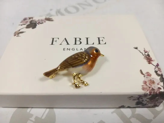 BOXED FABLE ENAMAEL ROBIN BROOCH