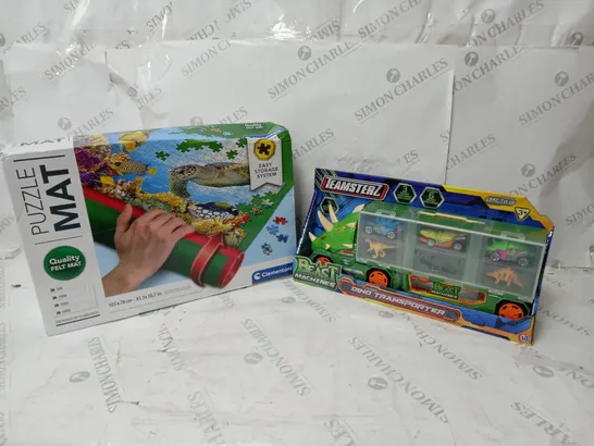 TWO BOXED PRODUCTS TO INCLUDE TEAMSTERZ BEAST MACHINES TRICERATOPS DINO TRANSPORTER AND FELT PUZZLE MAT  