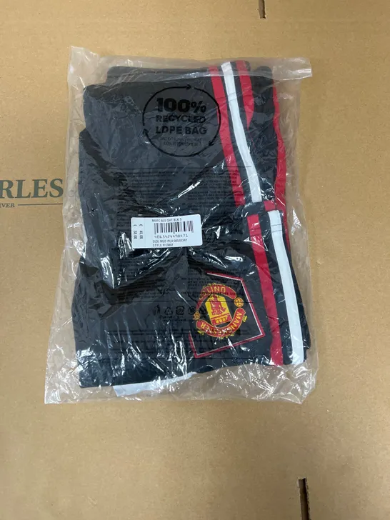 BAGGED ADIDAS MANCHESTER UNITED SHORTS IN BLACK SIZE MEDIUM