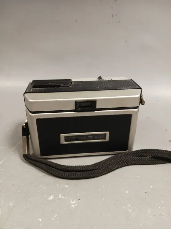 KODAK INSTAMATIC 200 RETRO FILM CAMERA 