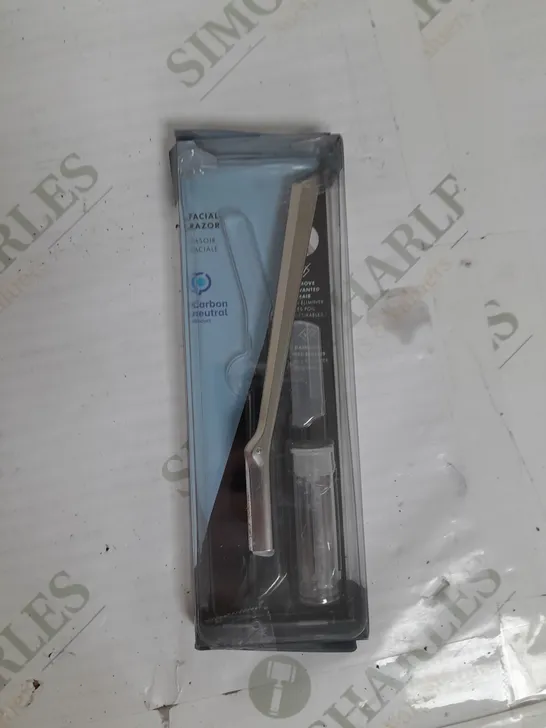 TWEEZERMAN FACIAL RAZOR WITH SPARE BLADES