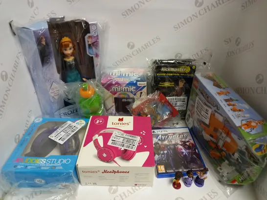 LOT OF 10 TOYS & GAMES, TO INCLUDE PS5 AVENGERS, LEGO MINECRAFT, FROZEN DOLL, ETC RRP £172