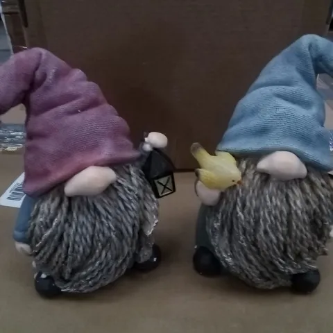 BOXED PAIR OF LED GNOMES FIGURES