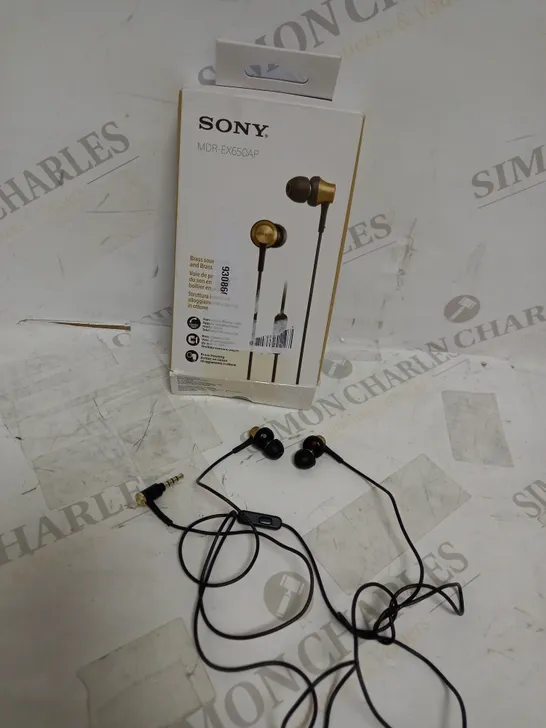 SONY MDREX650APT.CE7 EARPHONES WITH BRASS HOUSING, SMARTPHONE MIC AND CONTROL - GOLD/BLACK