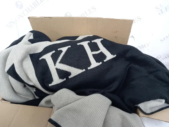 BOXED BLANKET WITH LETTER KH PRINT BLACK AND GREY