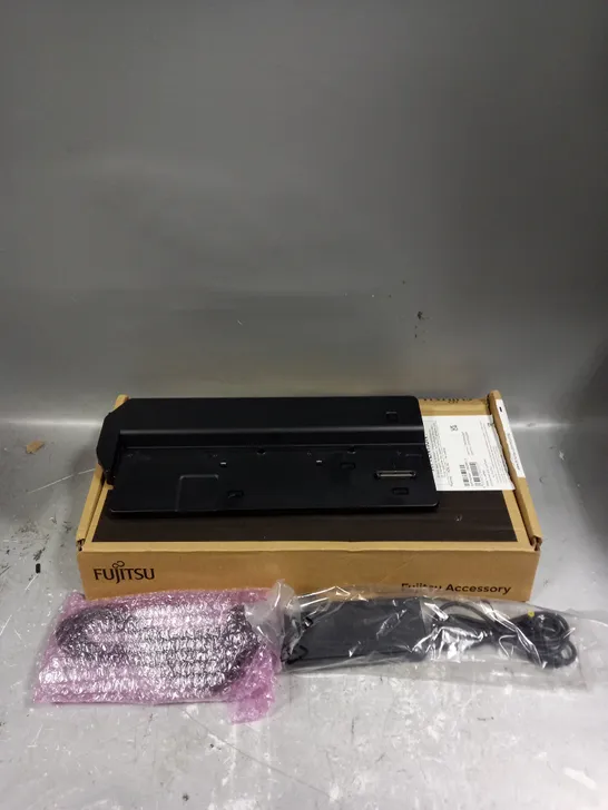 BOXED FUJITSU 90W PORT REPLICATOR IN BLACK