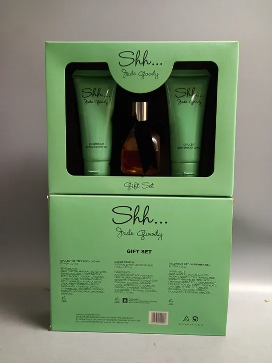 BOX OF APPROX 14 SHH... JADE GOODY GIFT SETS CONTAINING GLITTER BODY LOTION 100ML, EAU DE PARFUM 50ML AND BATH & SHOWER GEL 100ML