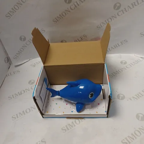 BOXED PINKFONG BABY SHARK SING AND SWIM BATH TOY