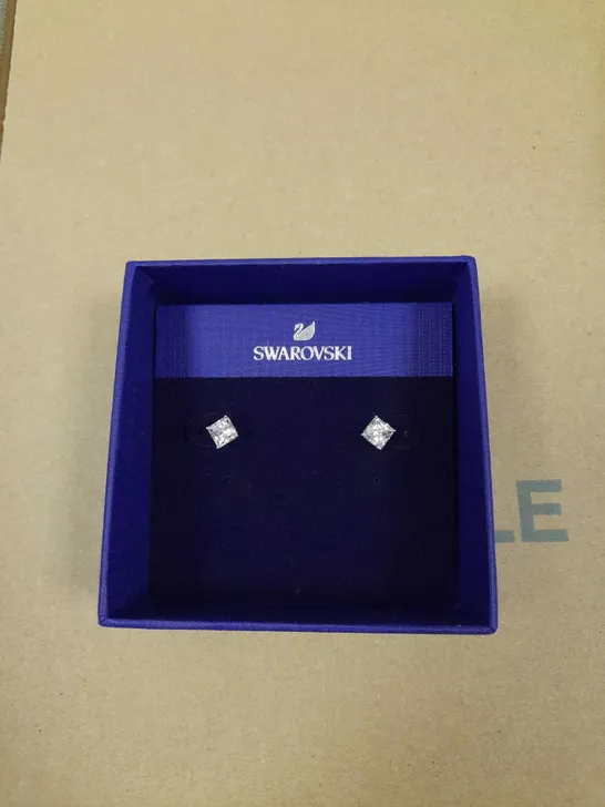 SWAROVSKI DIAMOND EFFECT STUD EAR RINGS 