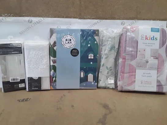 BOX OF APPROX 10 ASSORTED ITEMS TO INCLUDE - BED LAM DUVET COVER - SLOT TOP - KIDS 2× DUVET SET 