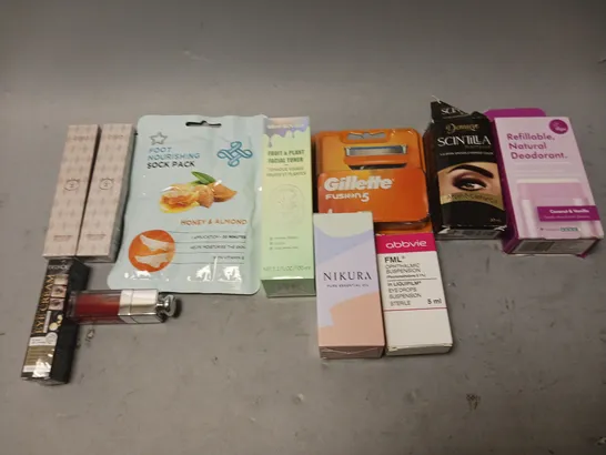 BOX OF APPROXIMATELY 20 COSMETIC ITEMS TO INCLUDE - DEPILATORY WAX, COAL BATH FIZZERS, AND RECOVERY CREAM ETC. 