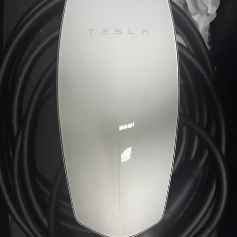 BOXED TESLA WALL CONNECTOR