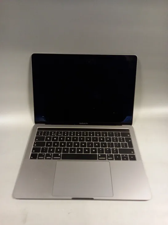 APPLE MACBOOK PRO - A2159