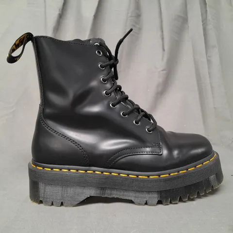 BOXED PAIR OF DR MARTENS JADON BOOTS IN BLACK UK SIZE 6.5