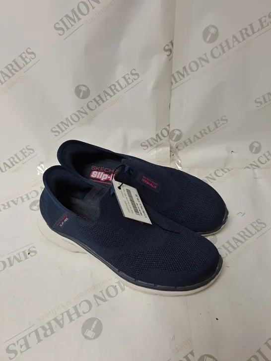 SKETCHER SLIP ON GO WALK NAVY TRAINERS SIZE 6