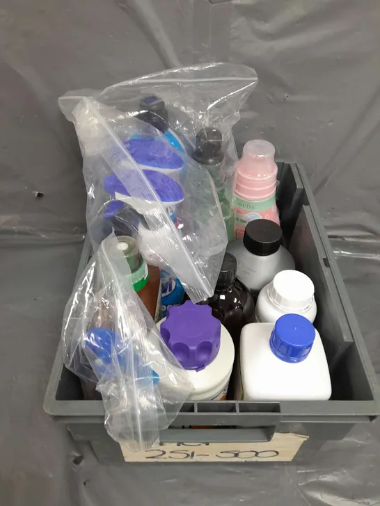 TOTE OF APPROX 10 CLEANING PRODUCTS TO INCLUDE KIT WASH , BATH SOAK , EXPOSY RESIN , ETC  - COLLECTION ONLY