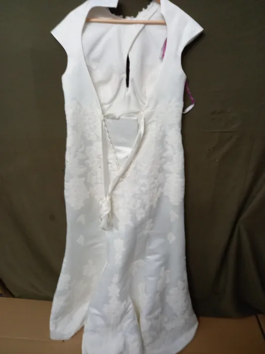 EMILY FOX IVORY EMBELLISHED WEDDIGN DRESS - UK 18