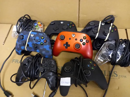 LOT OF 8 XBOX GAMEPADS