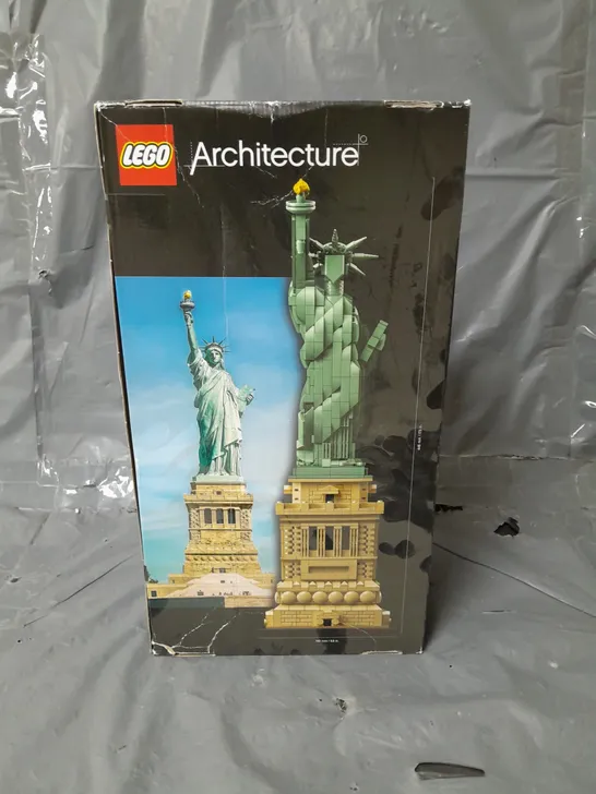 LEGO ARCHITECTURE EMPIRE STATE BUILDING (SET 21042) RRP £114.99