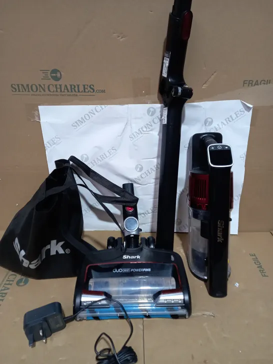 SHARK CORDLESS VACUUM IZ300UKT