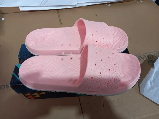 BOXED SKECHERS EVA MOLDED SLIDES, LIGHT PINK, UK SIZE 6