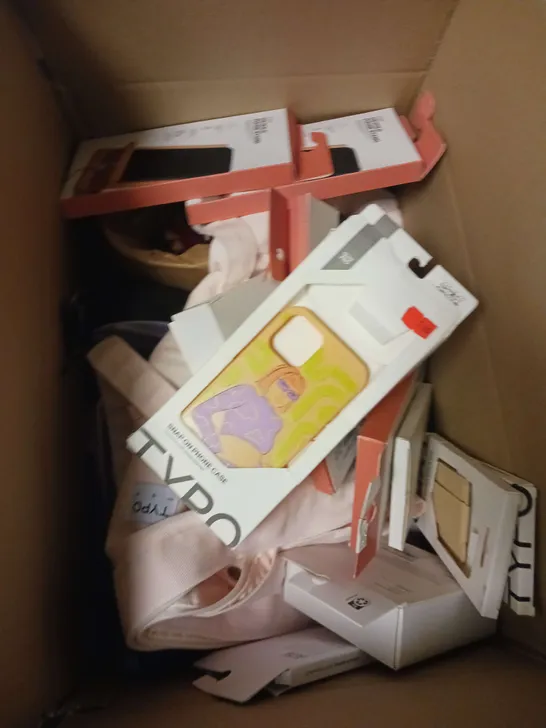 MEDIUM BOX OF APPROXIMATELY 20 ASSORTED HOUSEHOLD ITEMS TO INCLUDE PHONE CASES, CHRISTMAS CARDS AND PHONE STAND