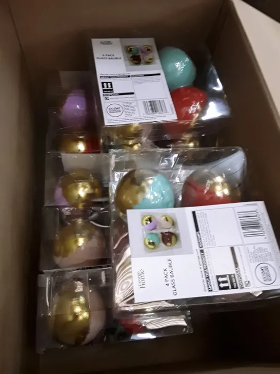 BOX CONTAINING APPROXIMATELY 9 BRAND NEW BOXED GLASS BAUBLE 4PKS