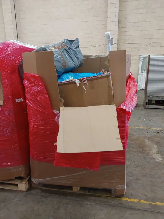 PALLET OF ASSORTED HOUSEHOLD ITEMS AND CONSUMER PRODUCTS TO INCLUDE; HOLLYWOOD MAKEUP MIRROR, CHAIRS, BOXED FURNITURE ETC 