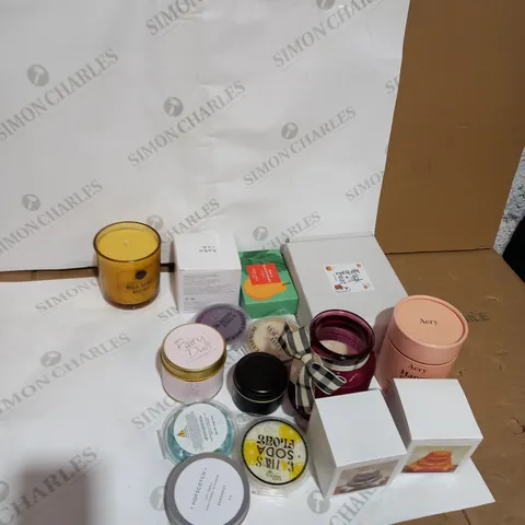 LOT OF APPROX 25 SCENTED CANDLES 