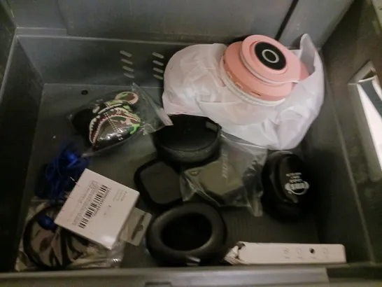 LOT OF APPROXIMATELY 15 ASSORTED AUDIO TECH ITEM TO INCLUDE ASSORTED HEADPHONES AND EARPHONES