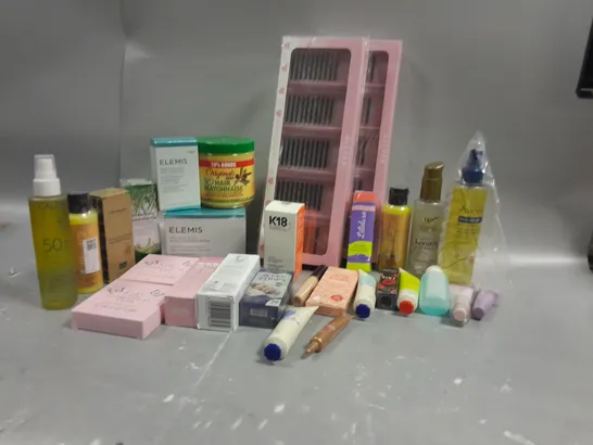 BOX OF APPROXIMATELY 15 COSMETIC ITEMS TO INCLUDE ELEMIS ROSE FACIAL OIL, ROSEMARY ESSENTIAL OIL, HAND CREAM, ETC