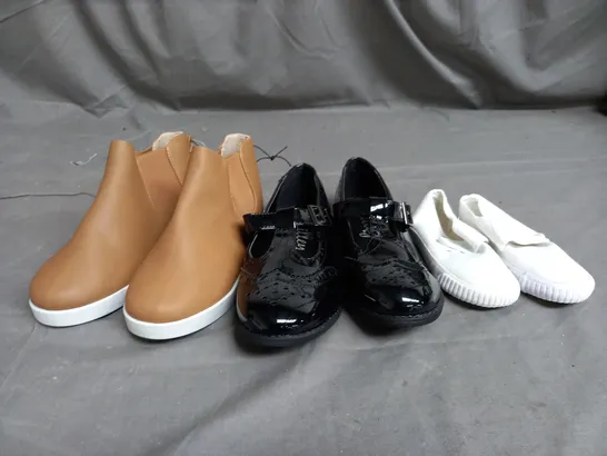 APPROXIMATELY 13 ASSORTED KIDS PAIRS OF SHOES IN VARIOUS COLOURS, STYLES, AND SIZES