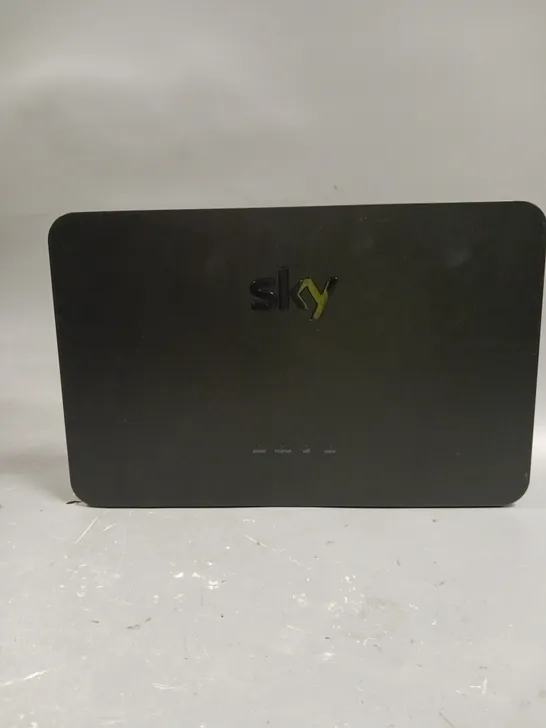 SKY Q BROADBAND HUB 4 DUAL BAND WIRELESS ROUTER