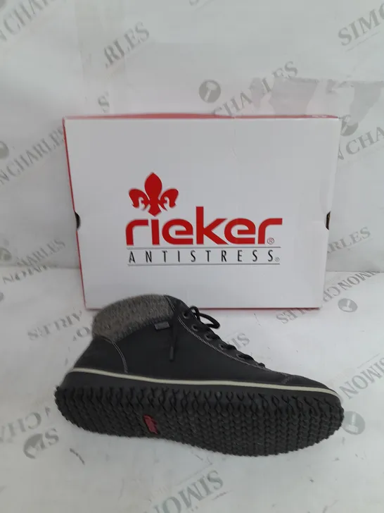 BOXED PAIR OF RIEKER LACE UP BOOTS IN BLACK SIZE 6.5